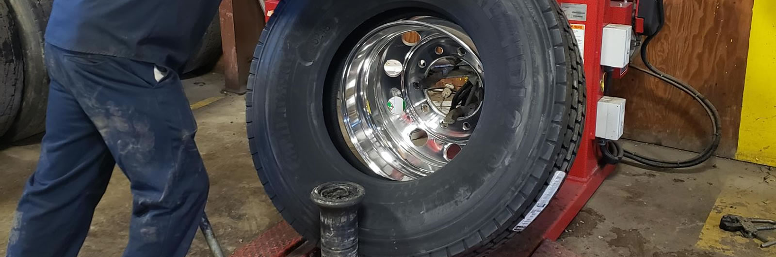 hero for Tire Technician - $1,000 sign on bonus